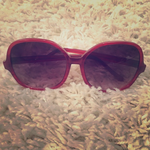 Steve Madden Accessories - Oversized red sunglasses